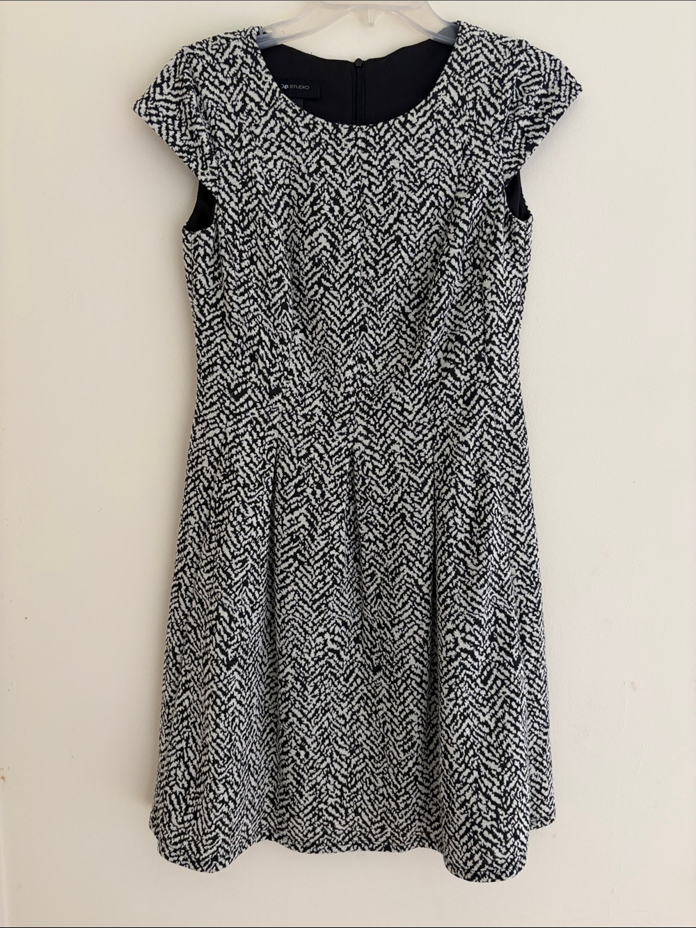 AB Studio Black & White Cap-Sleeve Fit-and-Flare Midi Dress
